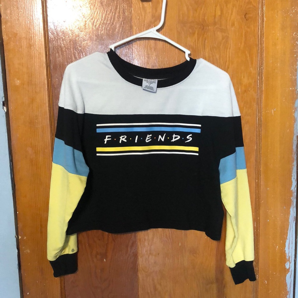 Friend’s long sleeve crop top